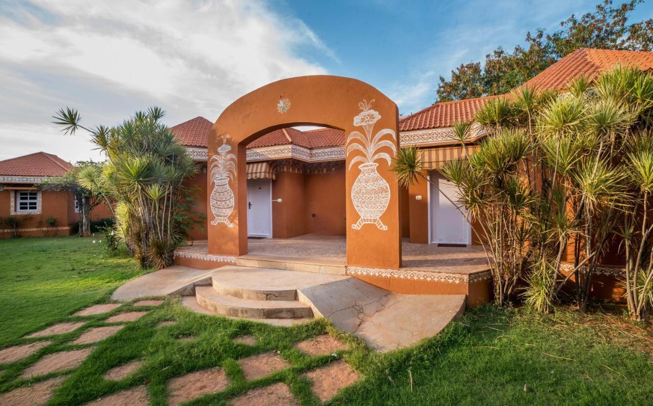 Vijayshree Resort, Hampi Zewnętrze zdjęcie