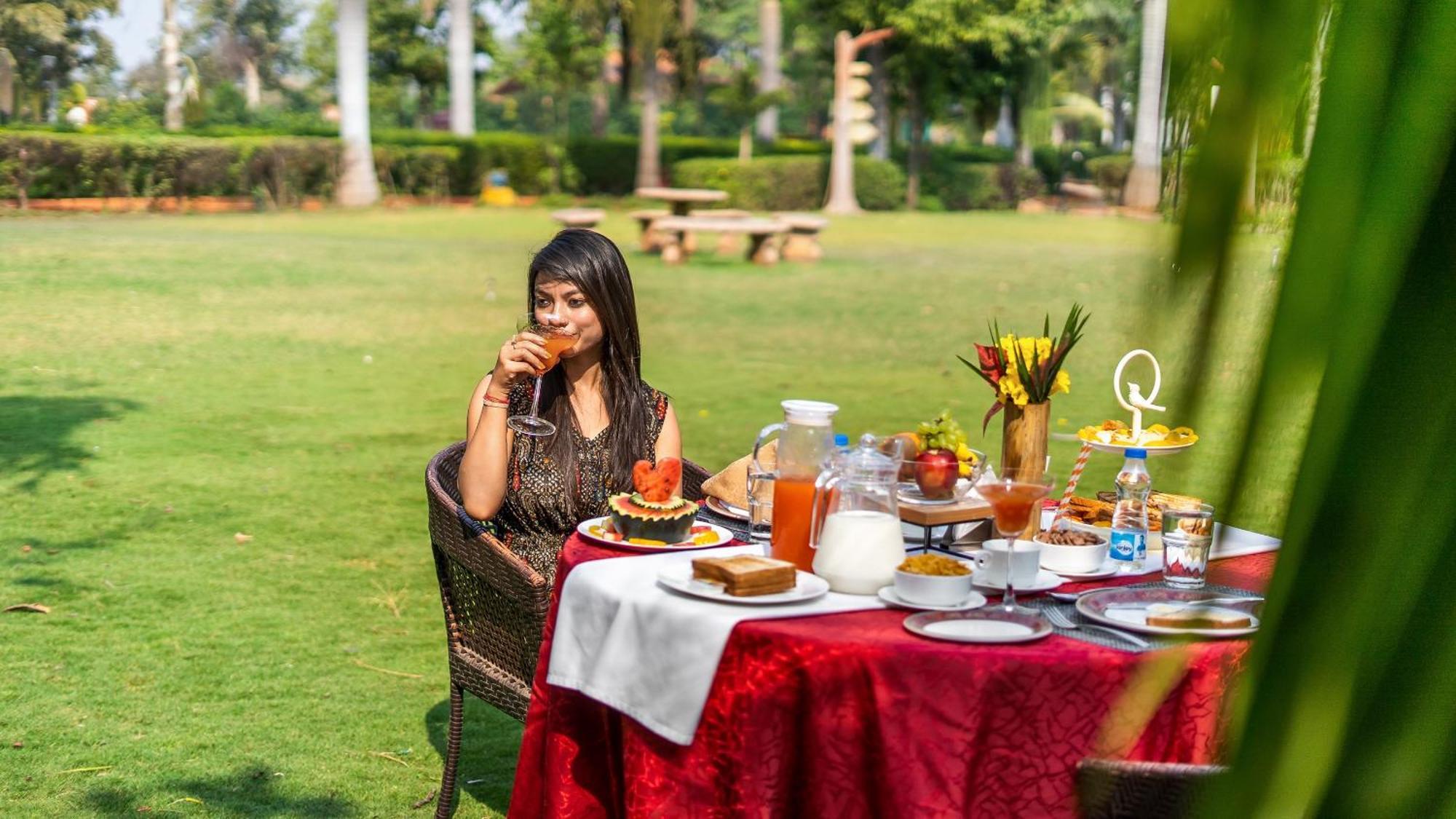 Vijayshree Resort, Hampi Zewnętrze zdjęcie